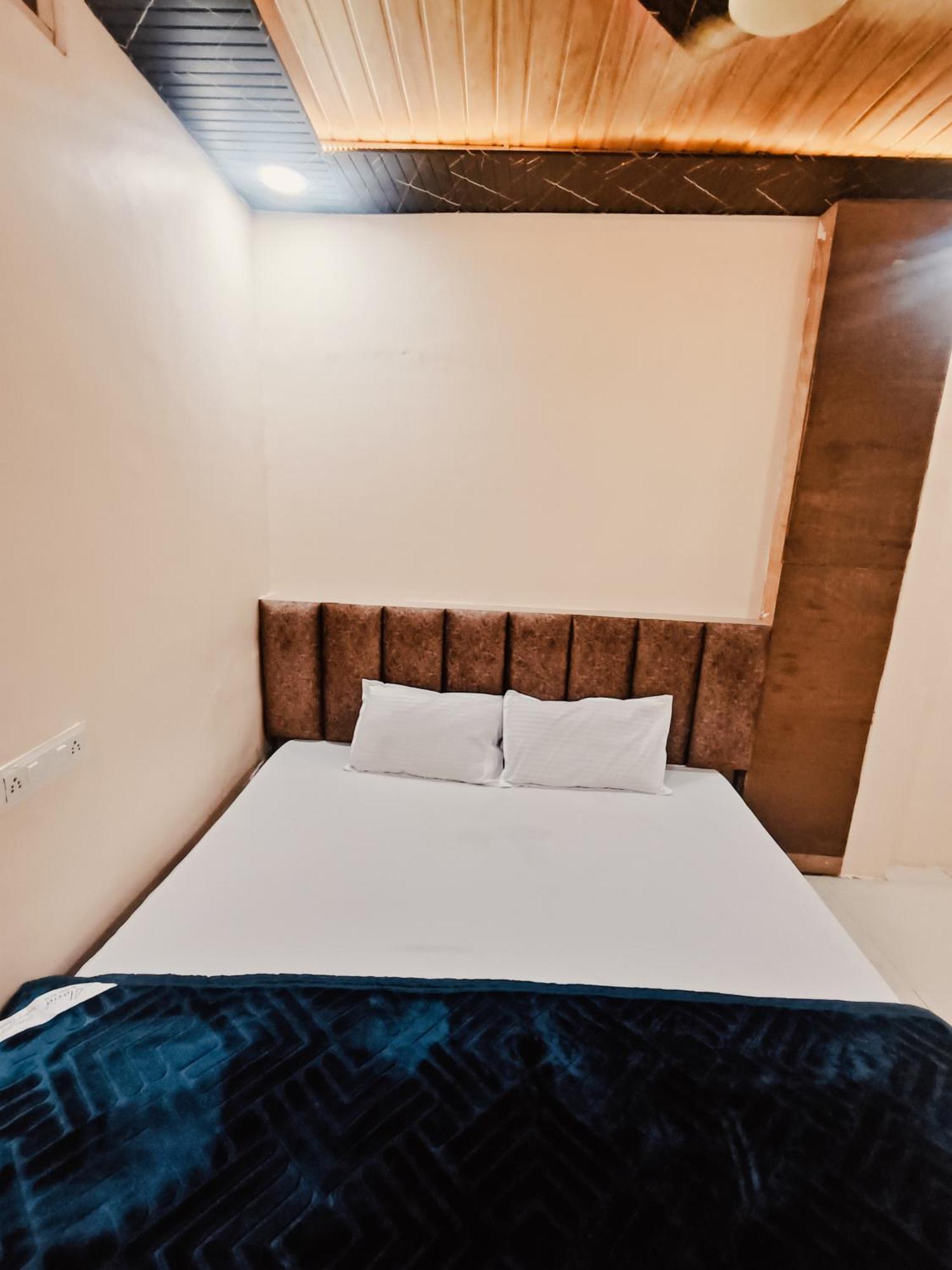 Royal Raj Palace Ujjain Zewnętrze zdjęcie